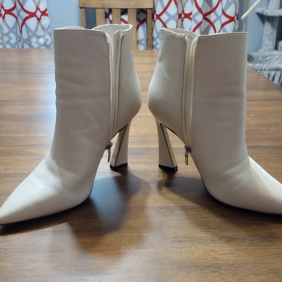 Nine West Torrie boots in White - Picture 9 of 9